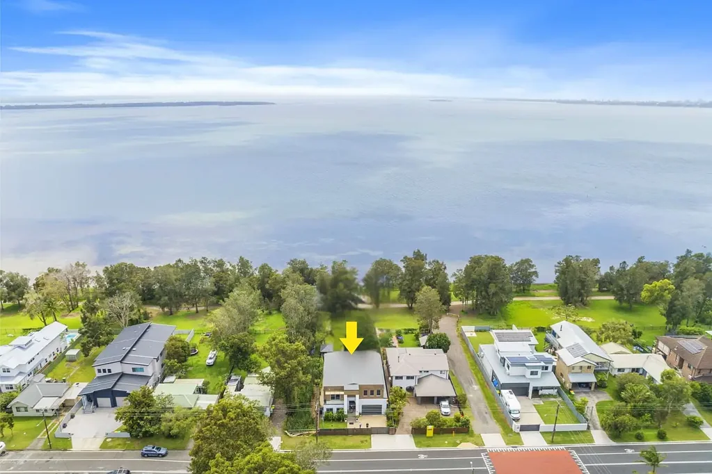 Berkeley Vale 6Moenga Your Family's Dream Home Awaits - Lakeside Luxury