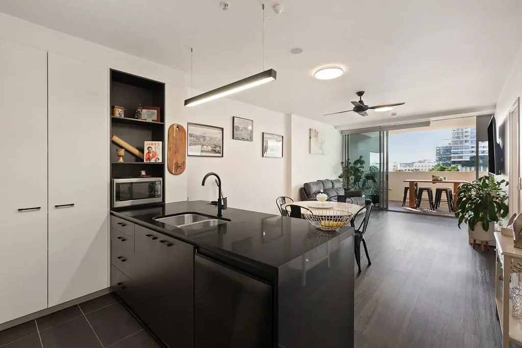 Newstead 3 Bedroom Sleek and stylish apartment living in Newstead