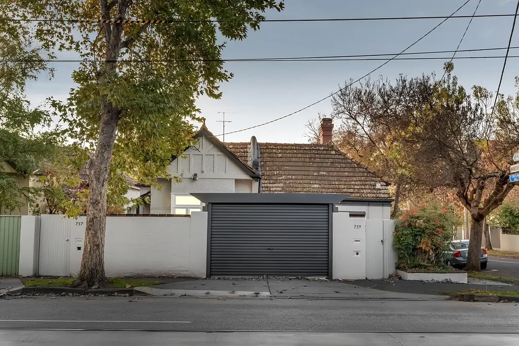 Elegant 2-Bedroom House in Prime Toorak Location