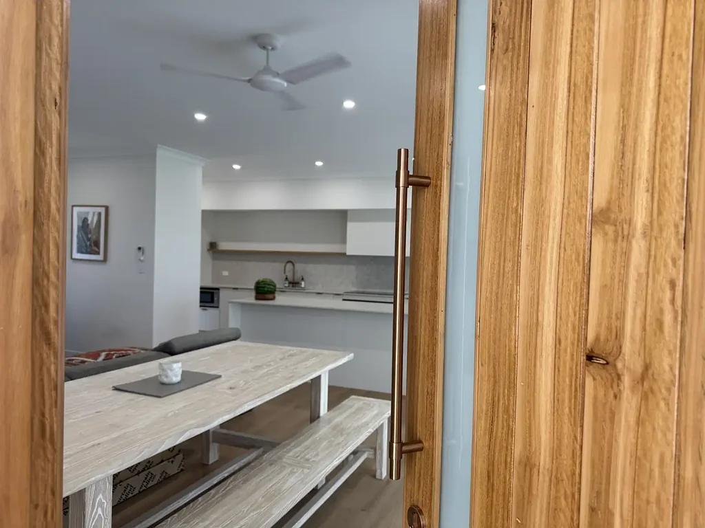 South Mission Beach 3બેડરૂમ Only 6 Months Old  - Your new build in South Mission Beach !