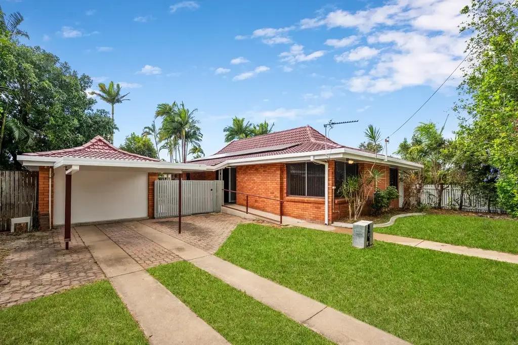 Kirwan 3Kwarto Move-in Ready, Solid Red Brick Home with Pool