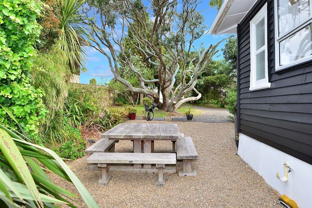 1360 Whangaparaoa Road, Army Bay, Auckland - Rodney, 2 rūma, 0 rūma horoi