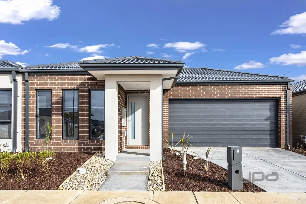 BEAUTIFUL FAMILY HOME