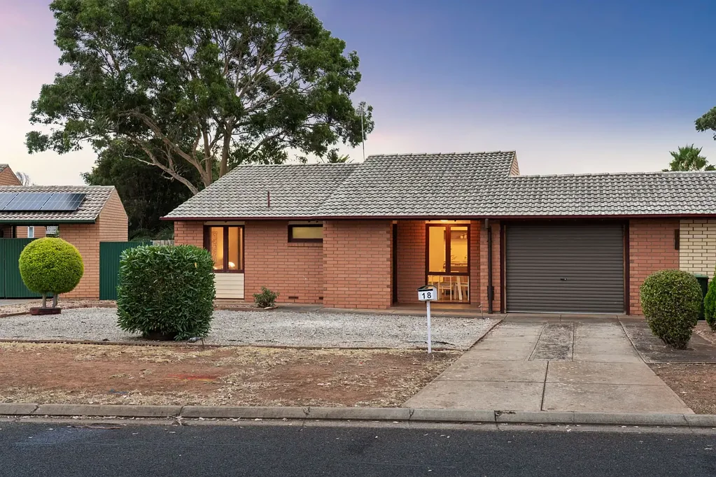 18 Warooka Crescent, Smithfield, SA 5114