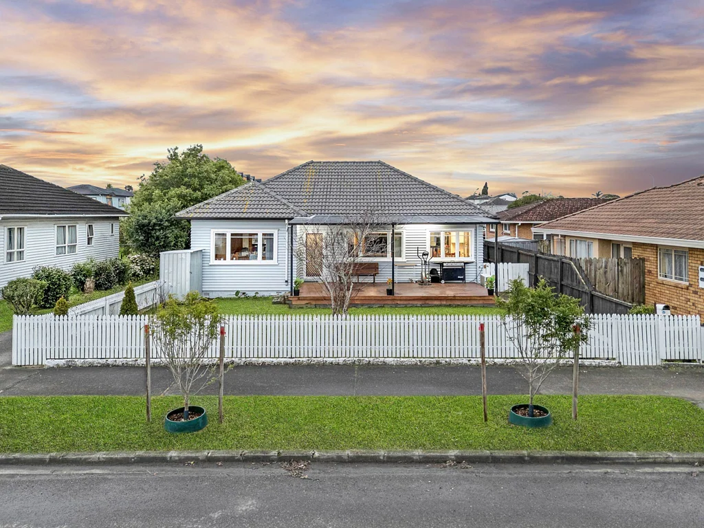 Papatoetoe 3房  A Home with Space, Convenience & Potential