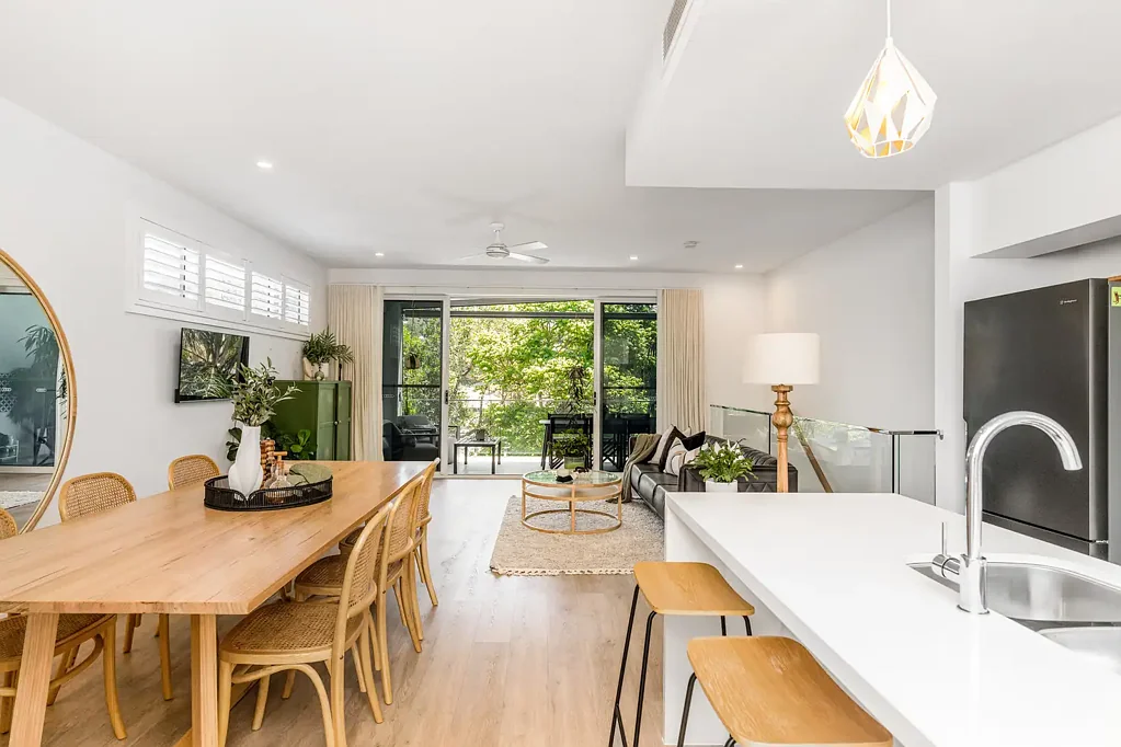 4/51 Dixon Street, Coolangatta, QLD 4225