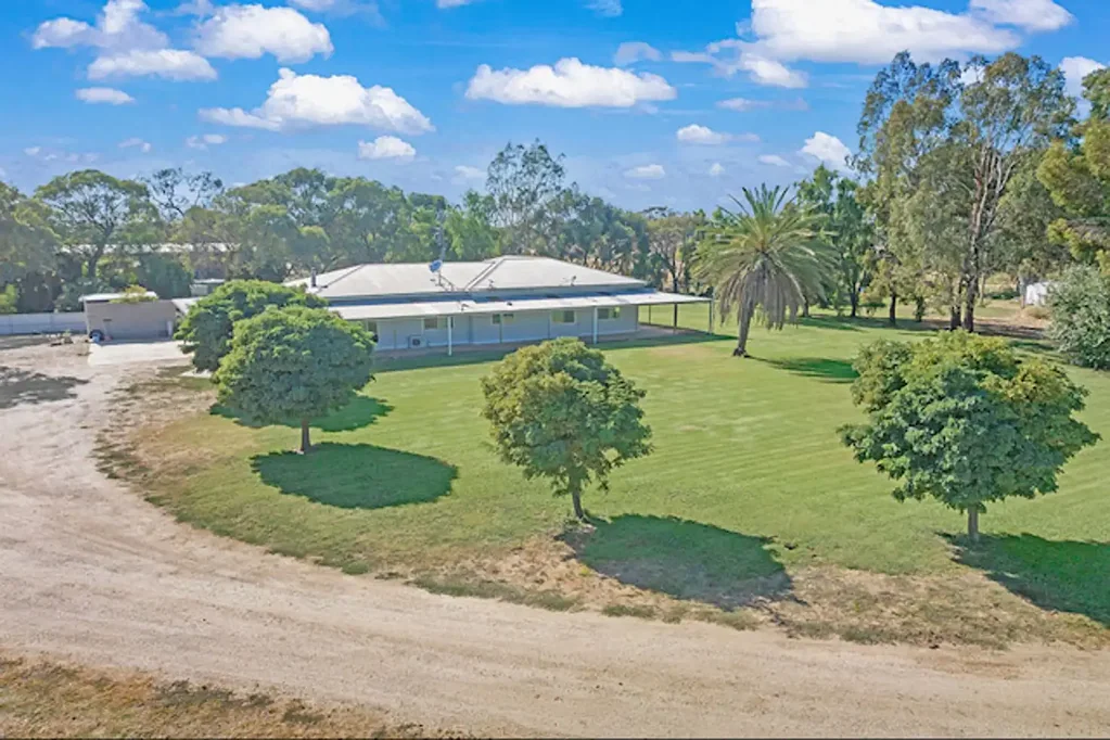 Patho Stunning Dairy Farm with Lagoon Frontage