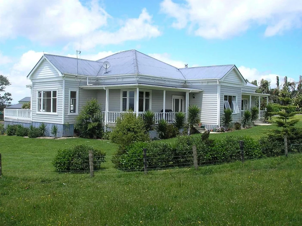 ENJOY THIS QUIET COUNTRY HOME