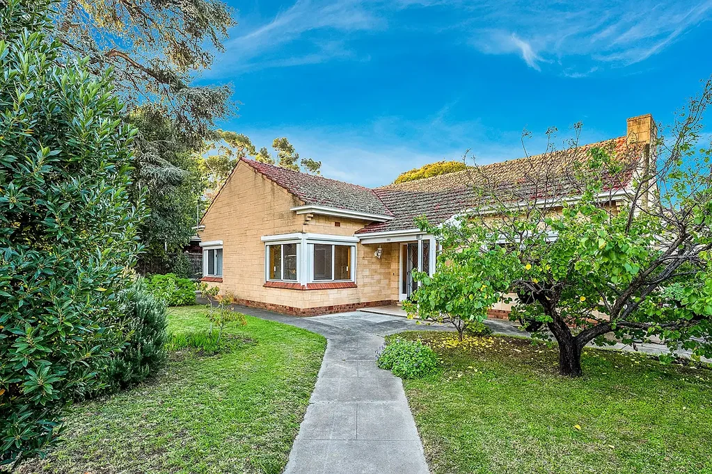 Walkerville 5房  Original Residence on Massive 862m² Corner Block