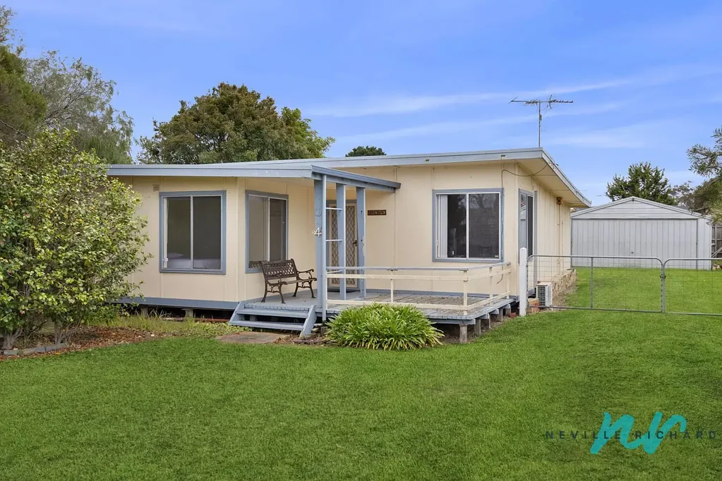 St Leonards 3ਬੈੱਡਰੂਮ Coastal Comfort with Space and Potential