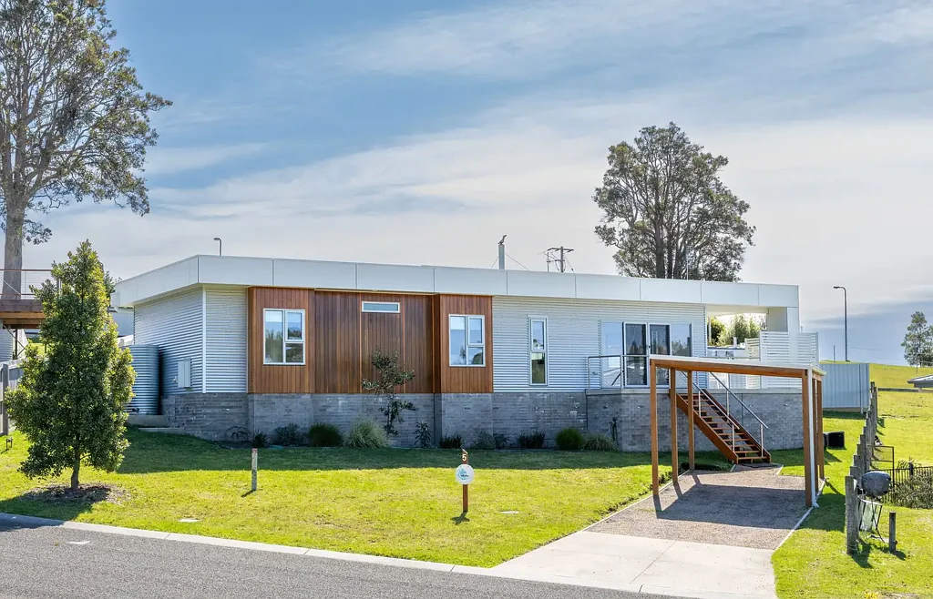 Mallacoota 2 Bedroom Fully Furnished New Build Home