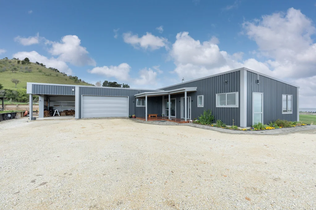 Palmerston A Rare Blend of Modern Comfort & Rural Beauty