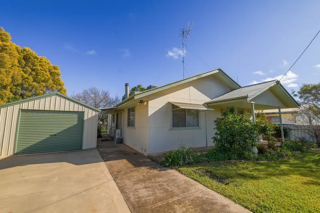8 Lawson Street, Parkes, NSW 2870