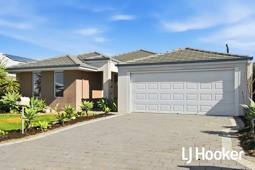 Five-Bedroom Home in Alkimos