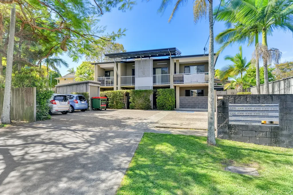 RENOVATED STUDIO IN THE HEART OF NUNDAH!