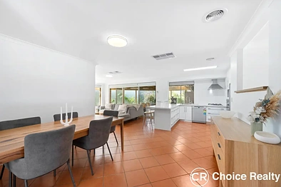 Leeming 4ਬੈੱਡਰੂਮ Spacious Family Home across from John Connell Reserve!