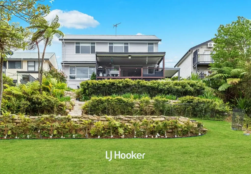 Mount Kuring-Gai 5 Bedroom Expansive 2,188sqm Retreat with Breath-Taking National Park Views