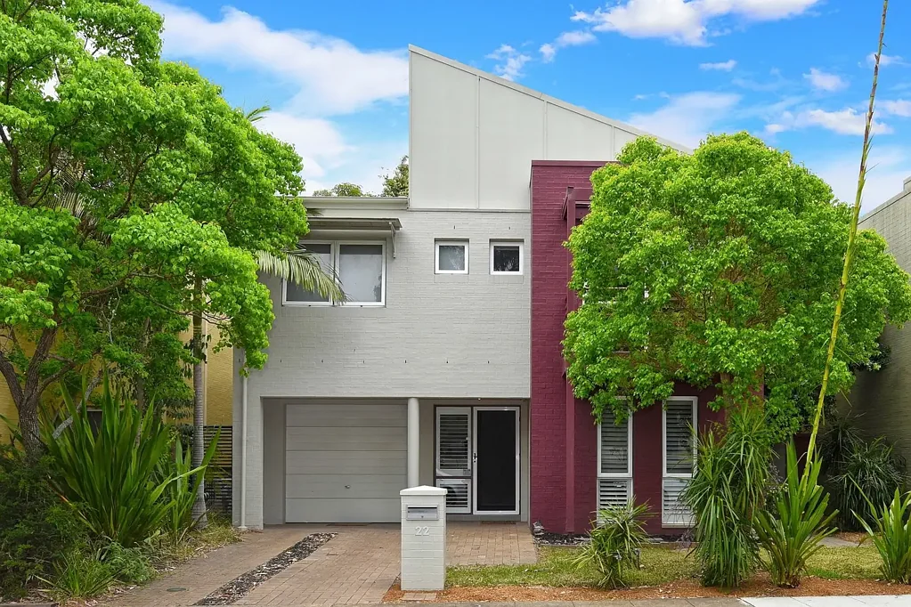 Newington 3कमरा Stylish Family Living with Exceptional Space & Storage in a Prime Location