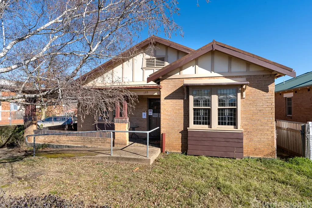 135 Sale Street, Orange, NSW 2800