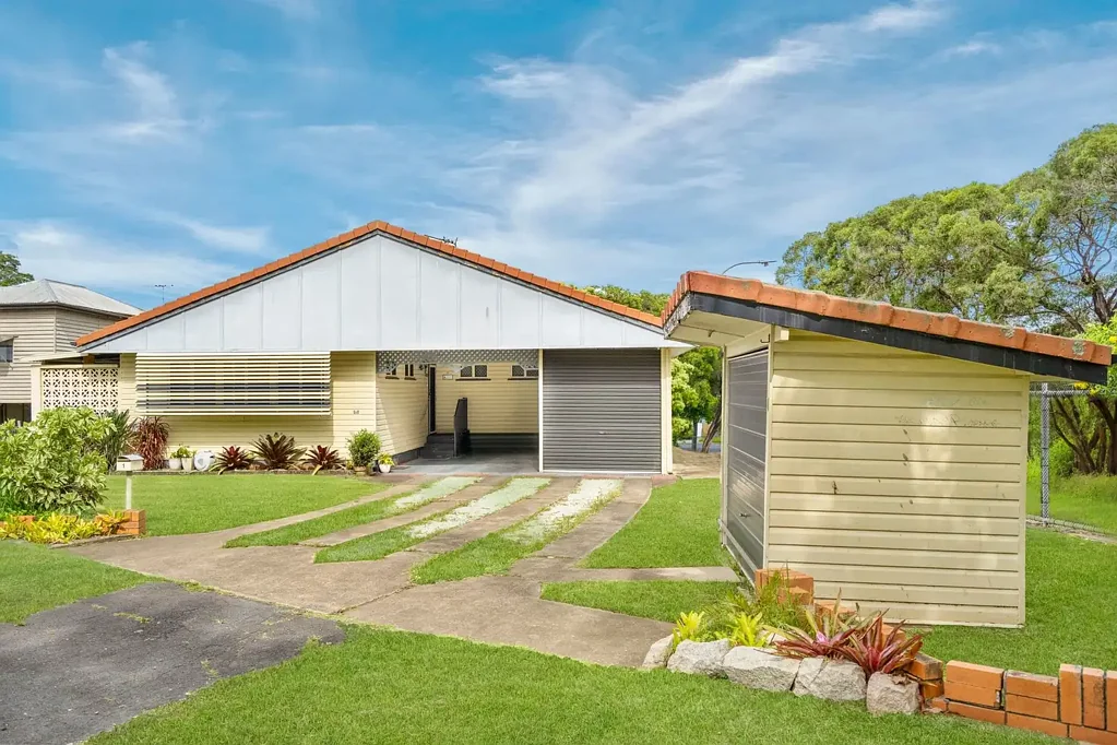 1 Rissman Court, Goodna, QLD 4300