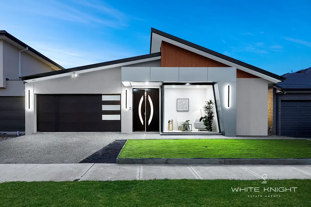 Fraser Rise 4 Bedroom BRAND NEW WITH 2 MASTER BEDROOMS, REFRIGERATED COOLING- A PREMIUNM ADDRESS!