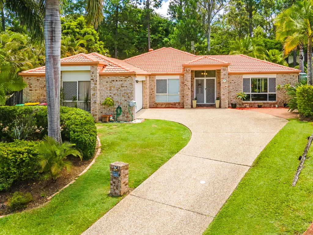 4 Emira Place, Pacific Pines, QLD 4211