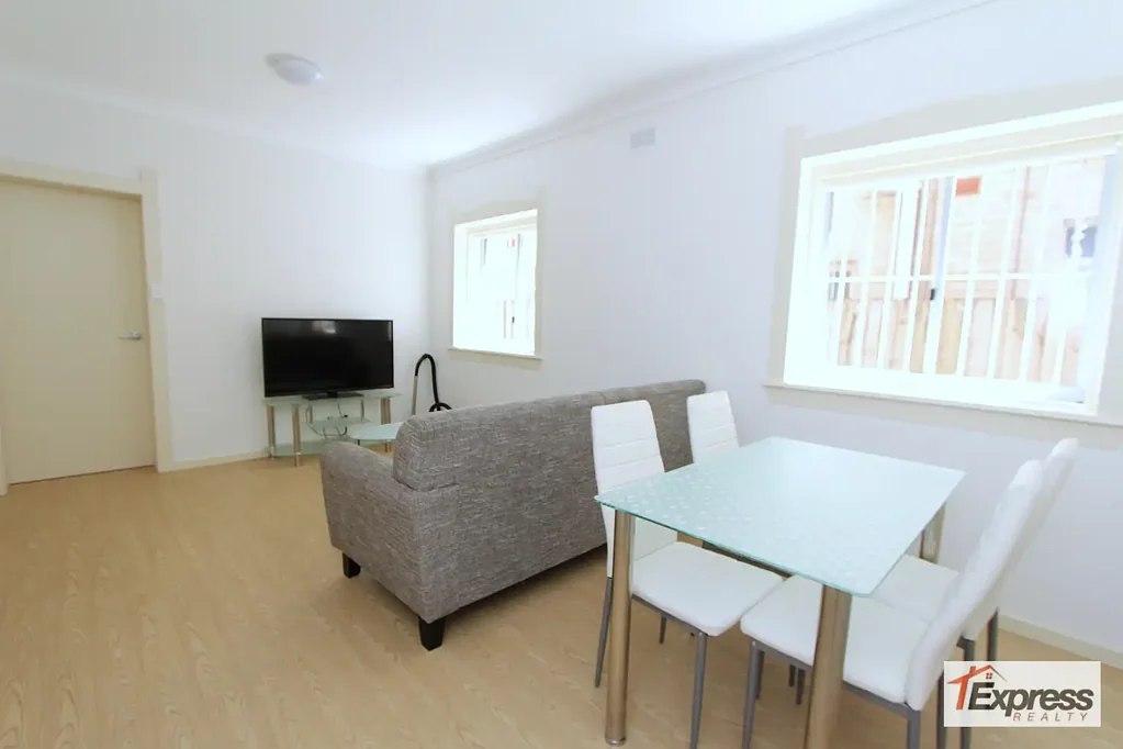 FULLY FURNISHED TWO BEDROOM ON BONDI BEACH!