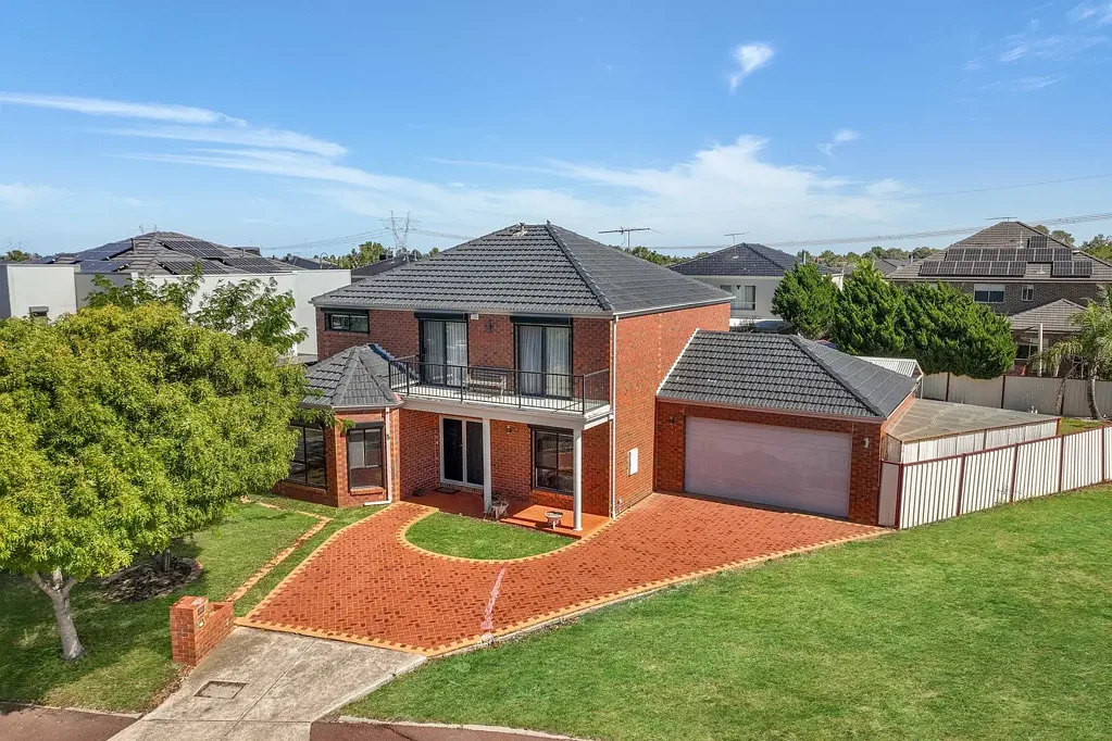 5 Hanson Court, Taylors Lakes, VIC 3038