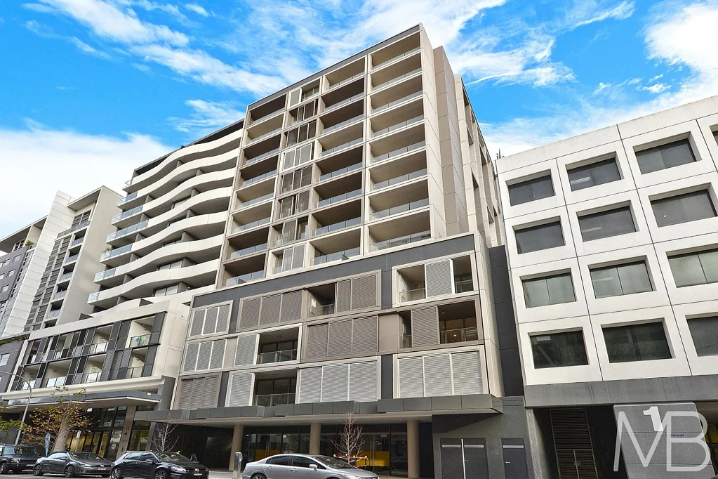 Contemporary North Shore City Living