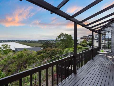 West Harbour 4部屋 EXQUISITE RENOVATION WITH BREATHTAKING VIEWS