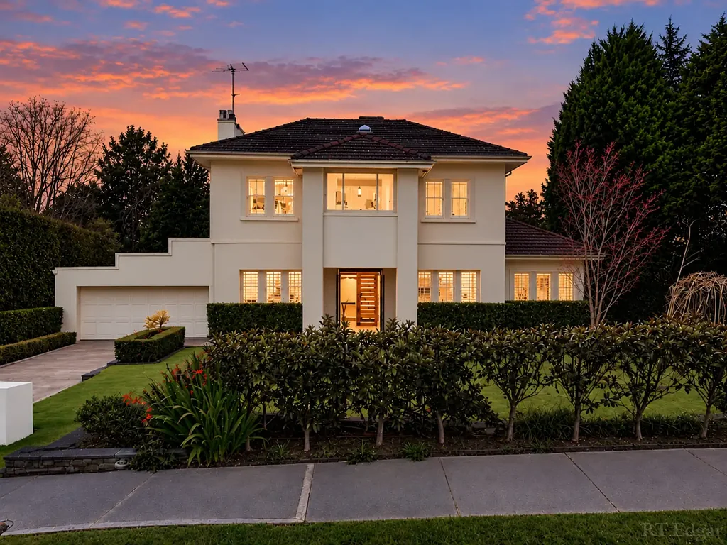 Camberwell 4Phòng ngủ “Argyle” — Grand Family Living with Poolside Entertaining and City Views