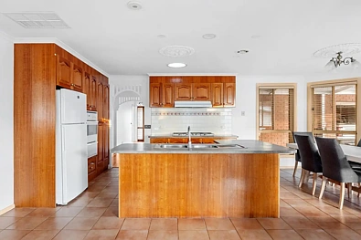 Iba Pa - 3 Dryburgh Place, Hillside, VIC 3037