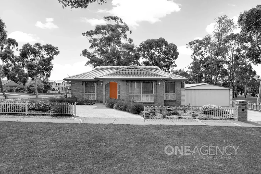 Sunbury 3 Bedroom This ONE Is Full Of Potential!