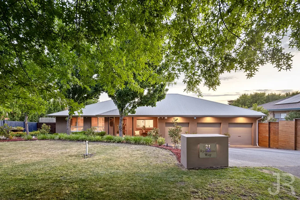 21 Rydaldene Way, Berwick, VIC 3806