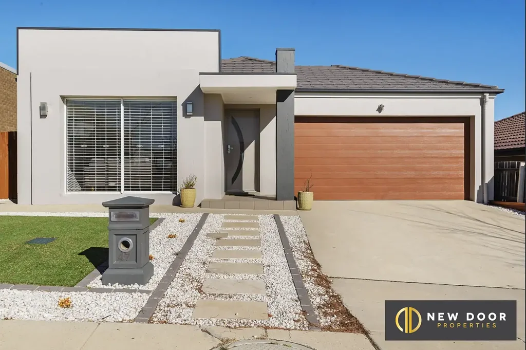 Bonner 4 Bedroom Contemporary Family Living in a Prime Location!