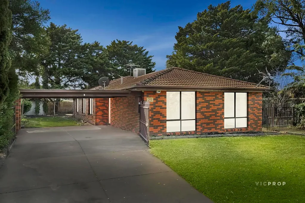 25 Carina Drive, Melton, VIC 3337