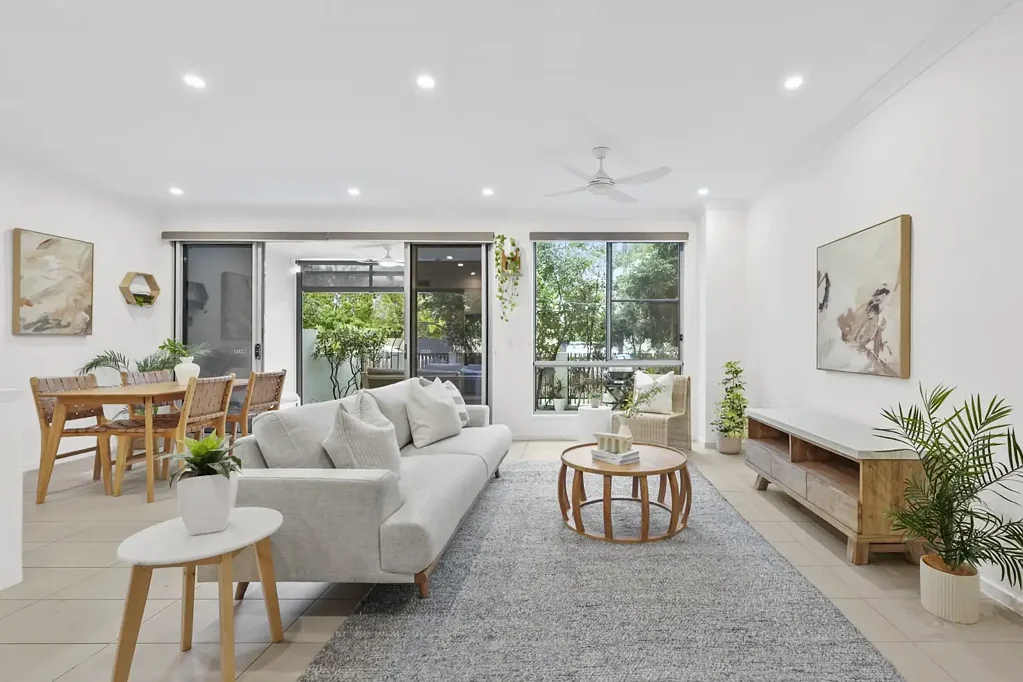 Carrara 3房  Spacious 3-Bedroom Townhouse in the Heart of Emerald Lakes!
