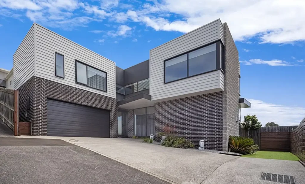 Warrnambool 3غرفة نوم INCREDIBLY BUILT AND METICULOUSLY MAINTAINED INNER CITY TOWHOUSE