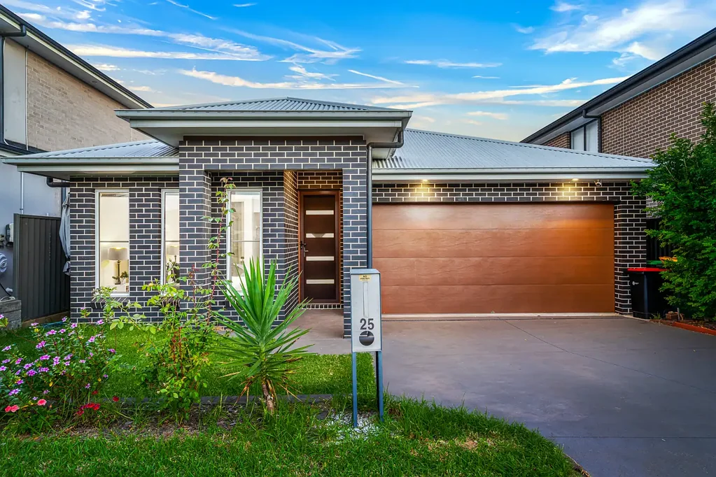 Rouse Hill 5Kwarto A Family home within walking to Tallawong Metro!