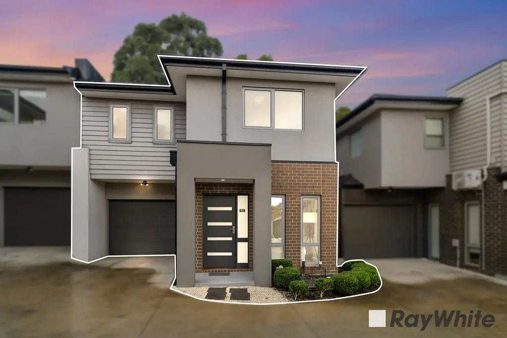 Narre Warren 3房 Narre Warren静谧角落 开放式布局 三卧带套间 主卧步入式衣帽间 当代厨房 高品质电器 低维护花园 近学校商圈 连通便捷 More Than an Address - A Lifestyle Upgrade