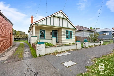 Redan 3chambre RARE REDAN SQUARE METERAGE: PERIOD CHARM ON SKIPTON STREET