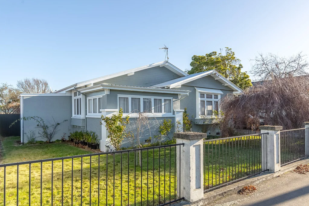 Masterton 5침실 Historic character, dual income, endless potential