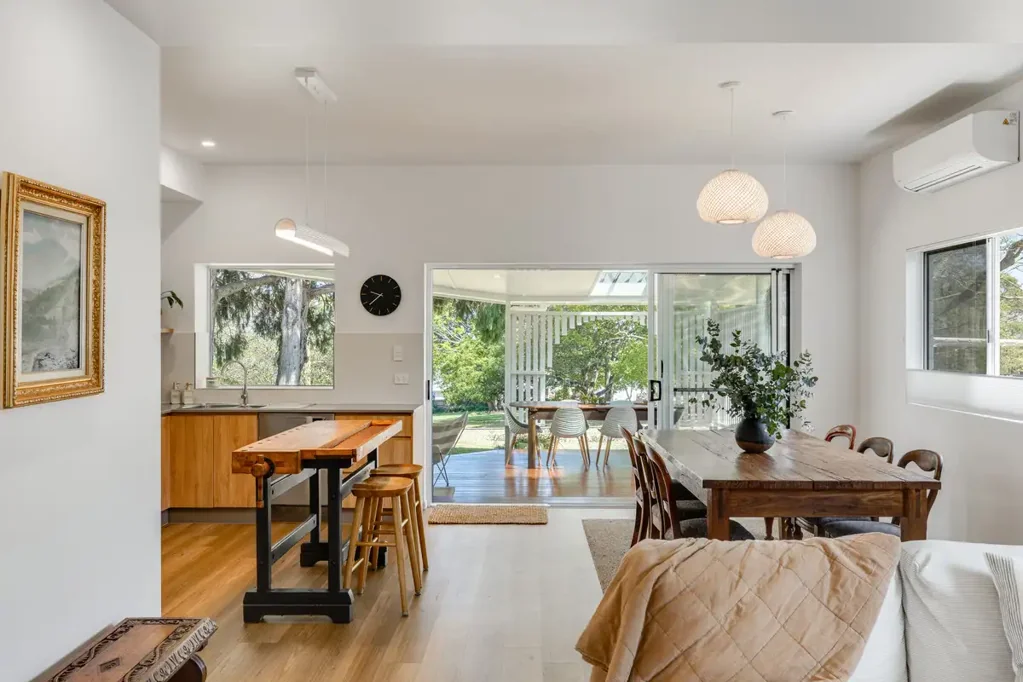 East Toowoomba 4Kwarto A stunning renovation. A spectacular outlook. An extraordinary sense of space.
