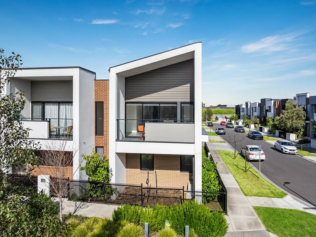 Braybrook 3房 Braybrook 黄金地段的时尚低维护生活 Stylish Low-Maintenance Living in a Prime Braybrook Location