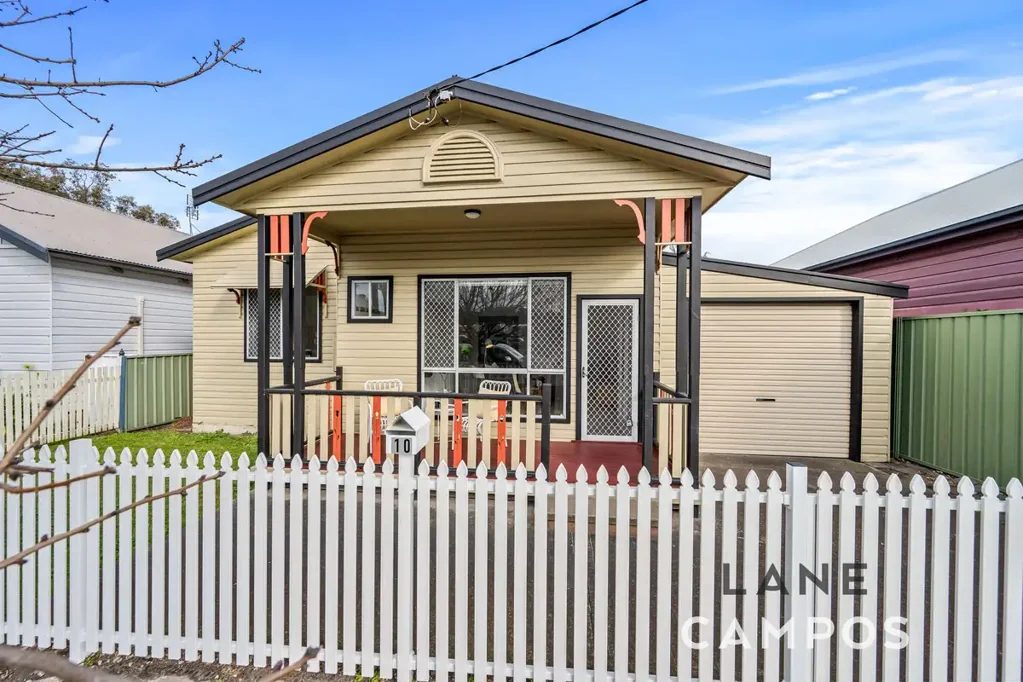 10 George Street, Mayfield East, NSW 2304