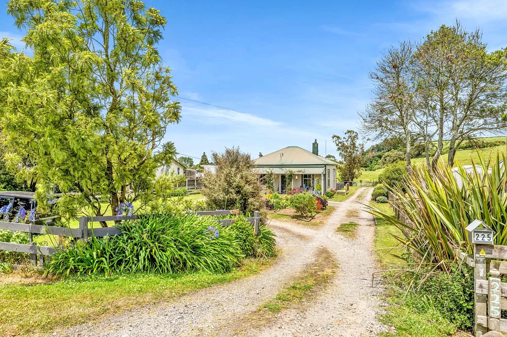 Eltham 3房  Cute Cottage With Two Surprises
