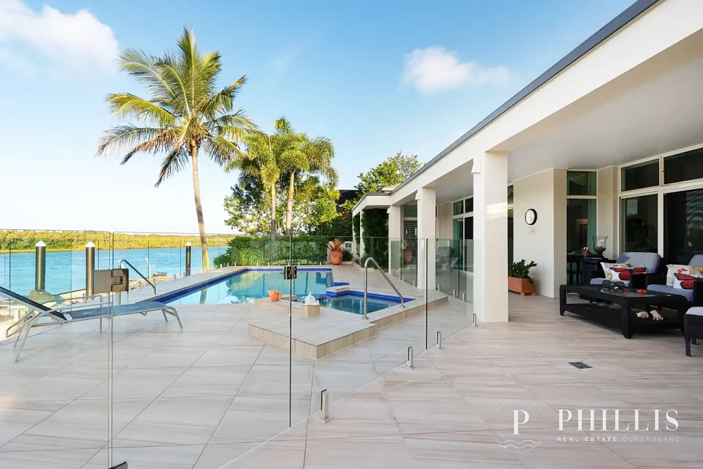 Hope Island 4غرفة نوم Would you want to buy the best house in Sanctuary Cove? Yes?