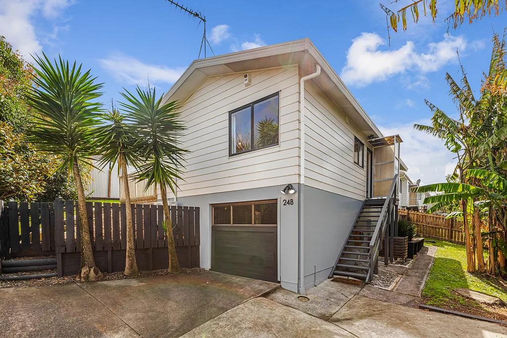 2/24 Chislehurst Street, Henderson, Waitakere City, Auckland