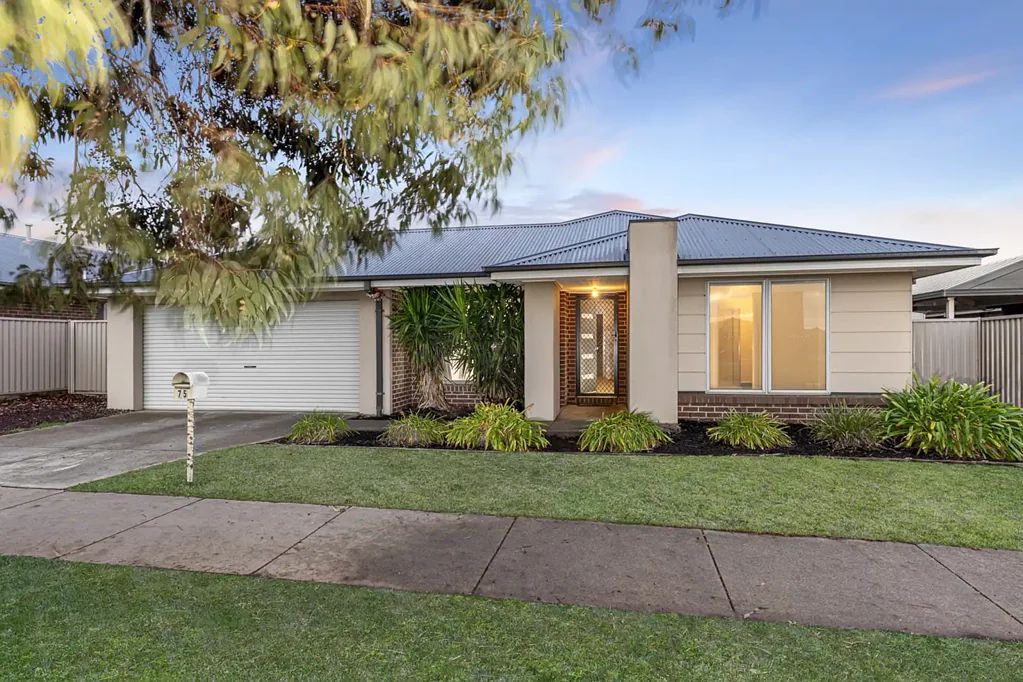 Alfredton 4 Bedroom Spacious and Stylish Family Living in Prime Alfredton Location
