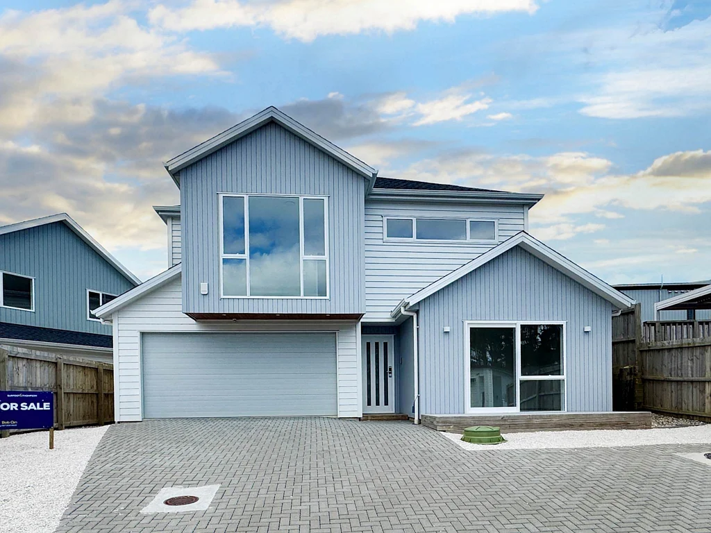 Millwater 5房  Large Family Living with Granny Potential